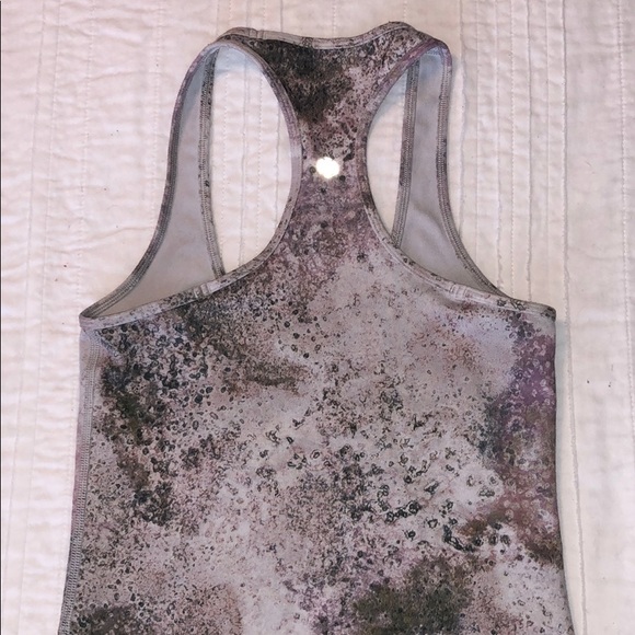 Lululemon 🍋 Racerback Tank - Picture 2 of 3